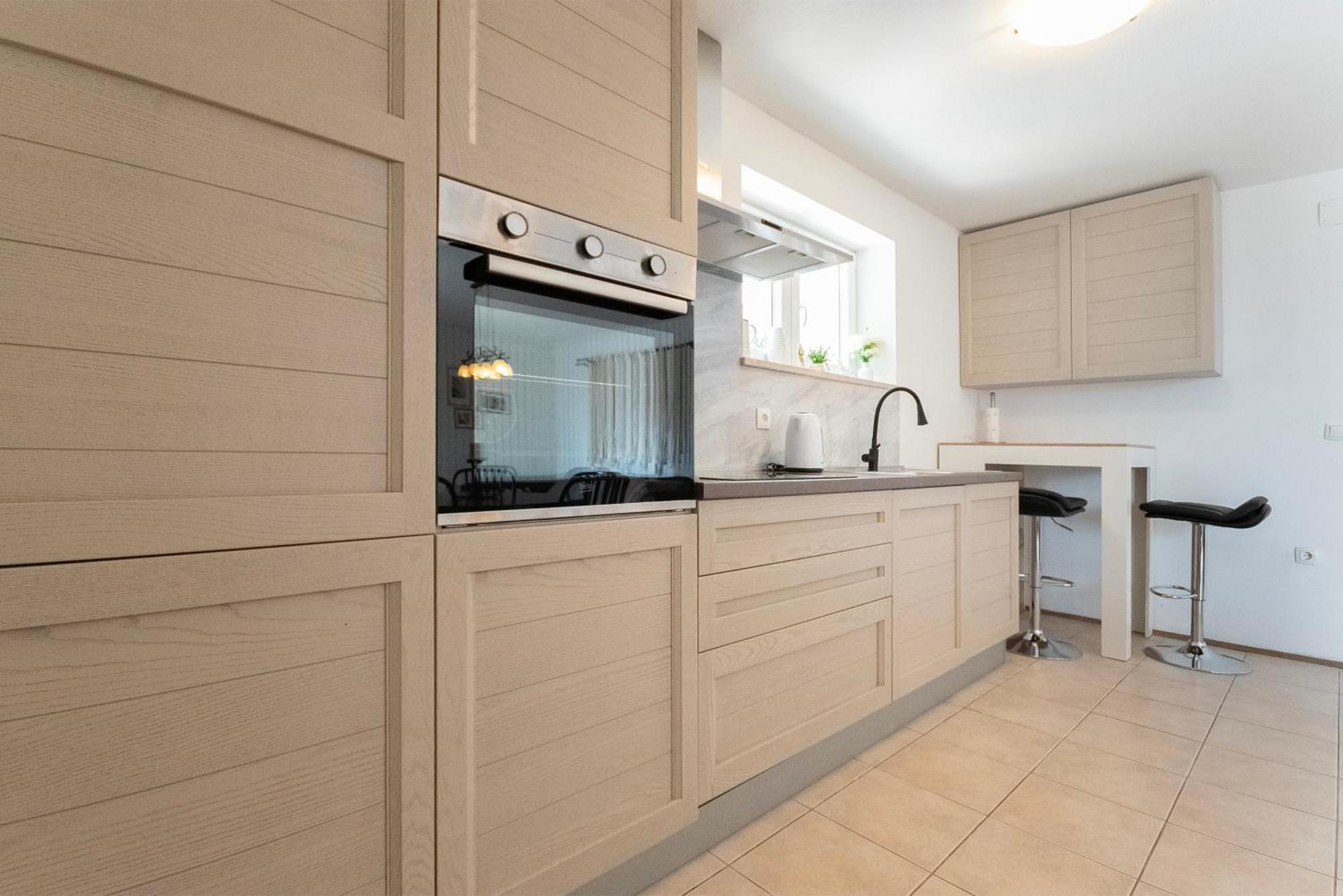 Holiday Home Dalmatino Omis Luaran gambar